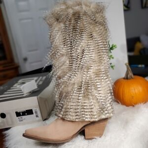 Dingo Snuggles Women's Fashion Faux Leather Boots - Cut-off Toe Size 7